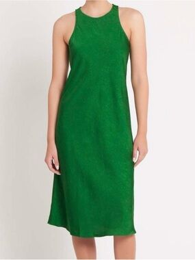 Sleek Emerald Sleeveless Midi Dress
